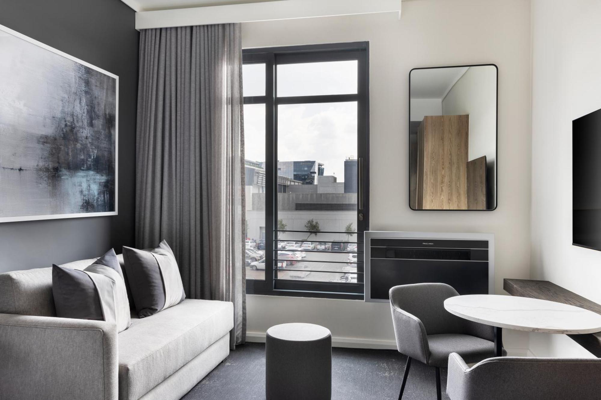 Hotel The Capital Menlyn Maine Trilogy Pretoria-Noord